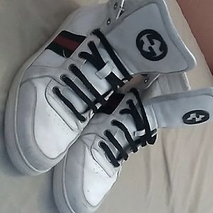 White leather gucci sneakers